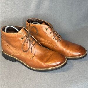 Rockport Men's "Classic Break" Leather Chukka Boots. sz 9.5